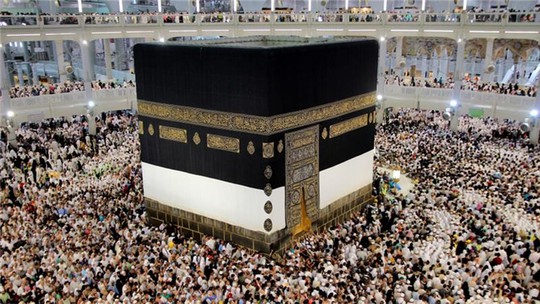 Mỗi năm có hàng triệu người đổ về thánh địa Mecca. Ảnh: EPA