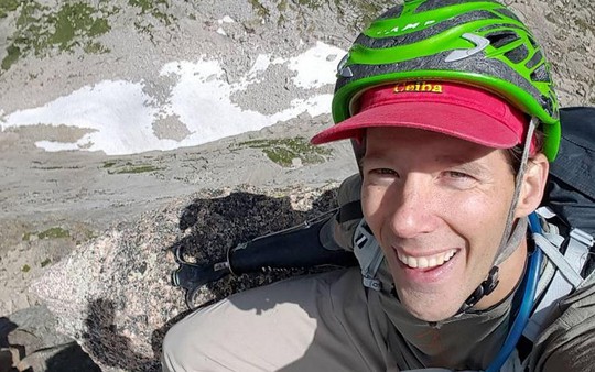 Aron Ralston leo núi ngày 24-7-2015. Ảnh: INSTAGRAM