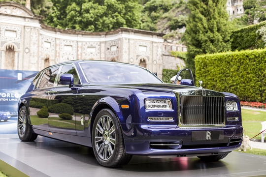 
Số tiền chênh lệch giá trước và sau ngày 1/7/2016 của siêu xe Rolls-Royce Phantom dư sức để người tiêu dùng mua thêm thậm chí một chiếc siêu xe khác như Mercedes-Maybach S600 hay Audi R8.
