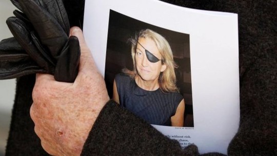 Nữ phóng viên Marie Colvin của tờ Sunday Times. Ảnh: REUTERS