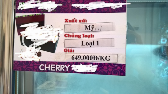 
Một loại cherry có giá bán 650.000 đồng/kg, giá cao so với trên thị trường song không ai dám chắc đây là những sản phẩm có xuất xứ ở đâu
