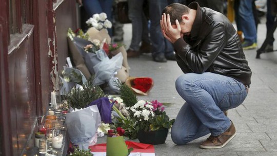 Vụ khủng bố 13-11-2015 tại Paris khiến 130 người thiệt mạng và 352 người khác bị thương. Ảnh: Reuters