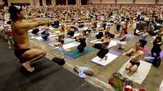 
Triệu phú, giáo viên yoga nổi tiếng Bikram Choudhury. Ảnh: AP
