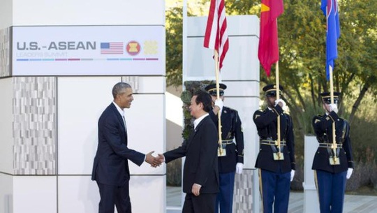
Tổng thống Obama đón Thủ tướng Nguyễn Tấn Dũng tại hội nghị thượng đỉnh Mỹ-ASEAN ở California ngày 15-2. Ảnh: AP
