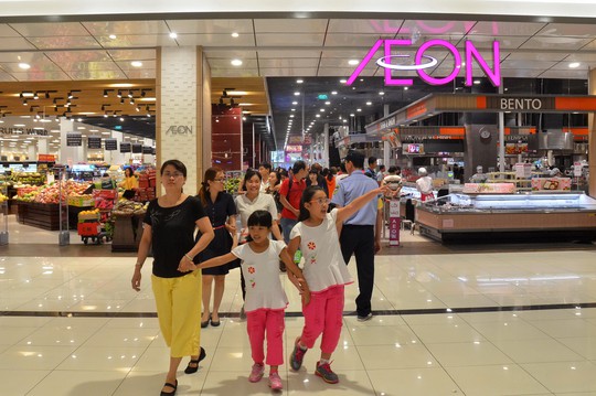Trung tâm Thương mại Aeon Mall Bình Tân luôn thu hút khách suốt từ ngày khai trương Ảnh: TẤN THẠNH