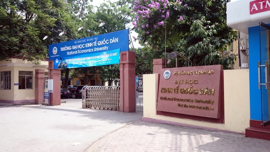 Sinh viên Trường ĐH Kinh tế Quốc dân Hà Nội “choáng” với mức học phí mới