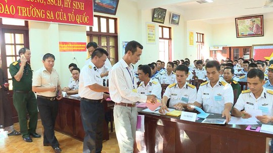 
Bầu cử sớm ở huyện đảo Trường Sa, tỉnh Khánh Hòa
