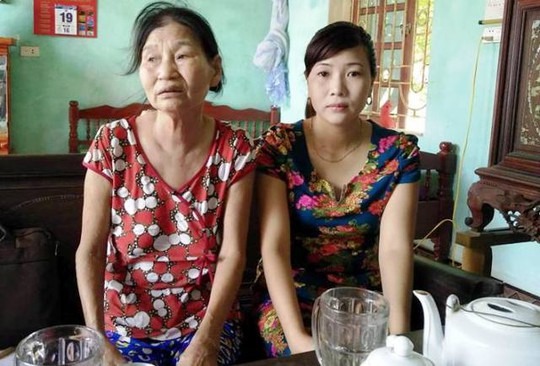 
Bà Nguyễn Thị Tiến rất bất ngờ khi bị cắt chế độ đang được hưởng 8 năm trời
