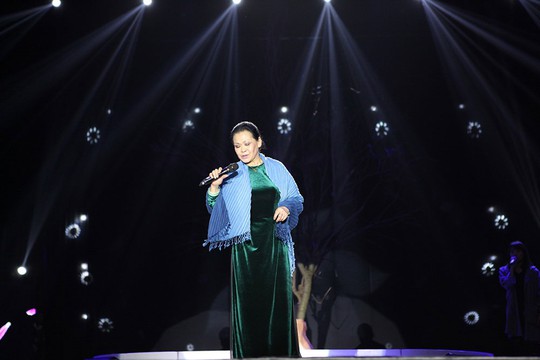Đêm nhạc Khánh Ly tại Hà Nội và Đà Nẵng năm 2014 gây ra tranh cãi dữ dội về bản quyền giữa Trung tâm Bảo vệ quyền tác giả âm nhạc Việt Nam với đơn vị tổ chức (Ảnh do chương trình cung cấp)