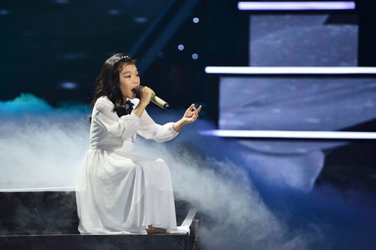 Thí sinh nhí trình diễn trong chương trình “Giọng hát Việt nhí” 2015. (Ảnh do chương trình cung cấp)