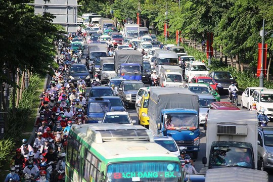 
Cảnh kẹt cứng ở khu vực vòng xoay Lăng Cha Cả (quận Tân Bình)
