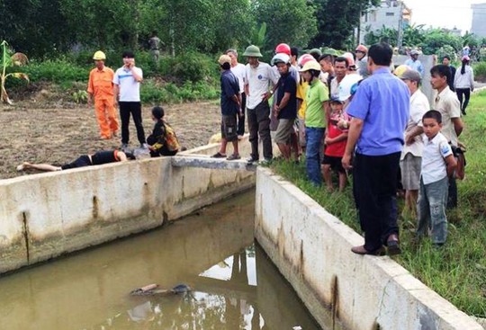 
Hiện trường nơi 2 người tử vong được người dân đi chợ phát hiện
