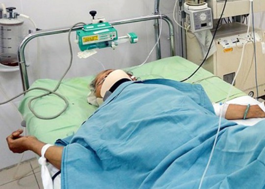 
Một nạn nhân được cấp cứu tại Bệnh viện đa khoa Khánh Hòa. Ảnh: L.X
