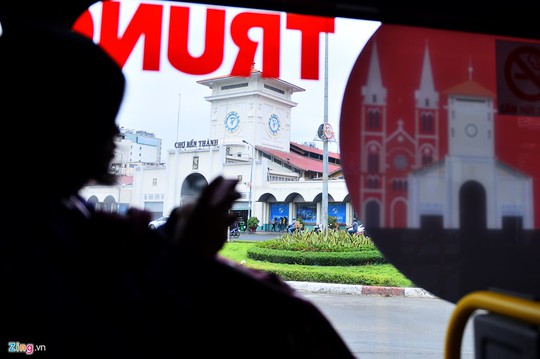 
&nbsp;Với thiết kế nhiều kính, hành khách tiện lợi nhìn ra bên ngoài ngắm cảnh.
