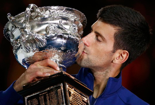 Djokovic và chiếc cúp vô địch thứ 6 tại Giải Úc mở rộng