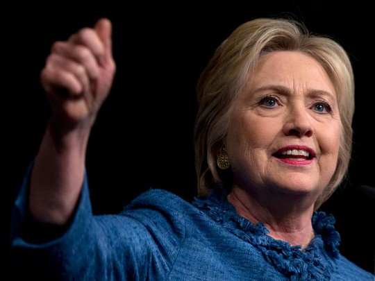 
Bà Hillary Clinton phát biểu mừng chiến thắng tại bang Florida hôm 15-3 Ảnh: AP
