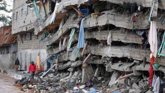 Tòa nhà đổ sập cách đây 4 ngày ở thủ đô Nairobi – Kenya. Ảnh: EPA