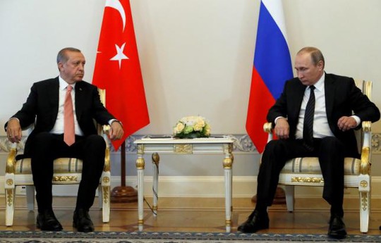 
Ông Putin (phải) và Tổng thống Erdogan hội đàm ngày 9-8. Ảnh: REUTERS
