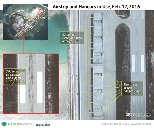 Đường băng trên Phú Lâm và các nhà chứa máy bay dọc theo đó. Ảnh: Stratfor