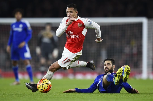 Sanchez vào sân giữa hiệp 2 nhưng Arsenal vẫn không cứu vãn được tình thế