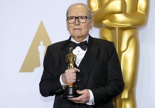 Hãy quên Leo, Ennio Morricone lần đầu thắng Oscar sau... 500 phim!