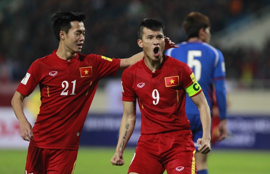 
Văn Toàn (21) và Công Vinh, mỗi người ghi 2 bàn cho tuyển Việt Nam
