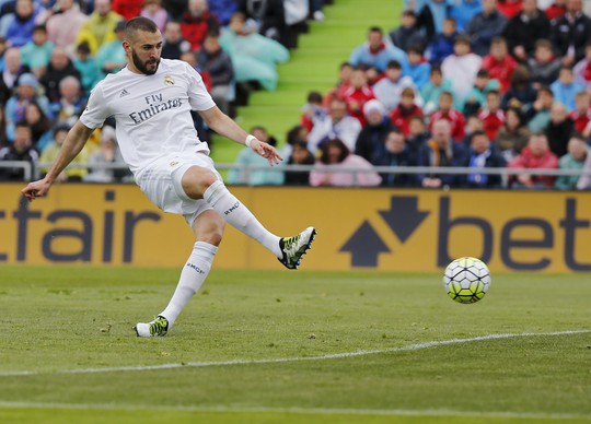 Benzema tỏa sáng tại Real 6Madrid sau khi bị loại khỏi tuyển Pháp dự Euro 201