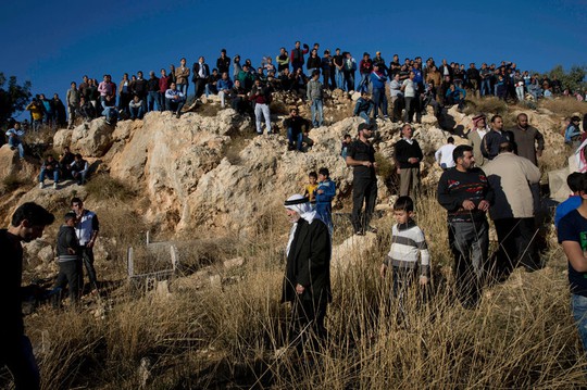 
Đám tang Anwar Abu Zaid, kẻ gây ra vụ xã súng ở Jordan. Ảnh: AP

 
