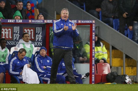 
HLV Hiddink đang giúp Chelsea lọt vào tốp 4
