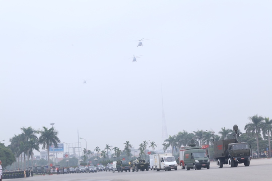 
Buổi sơ duyệt có khoảng 5.200 cán bộ, chiến sĩ lực lượng vũ trang,125 ôtô, môtô đặc chủng và trực thăng, khoảng 100 ôtô chở quân của nhiều đơn vị vũ trang khác nhau trong ngành Công an cùng sự phối hợp của Bộ Tư lệnh Thủ đô. 
