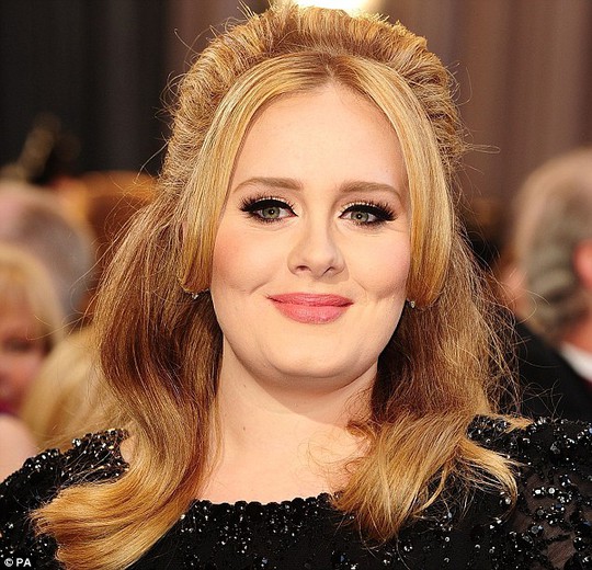 Adele bị rò rỉ ảnh riêng tư trên mạng