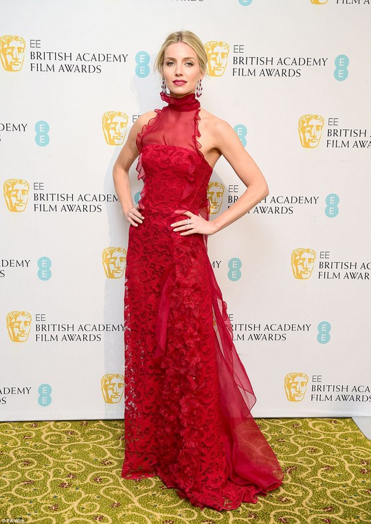 Kate Winslet, Julianne Moore mặc đẹp trên thảm đỏ