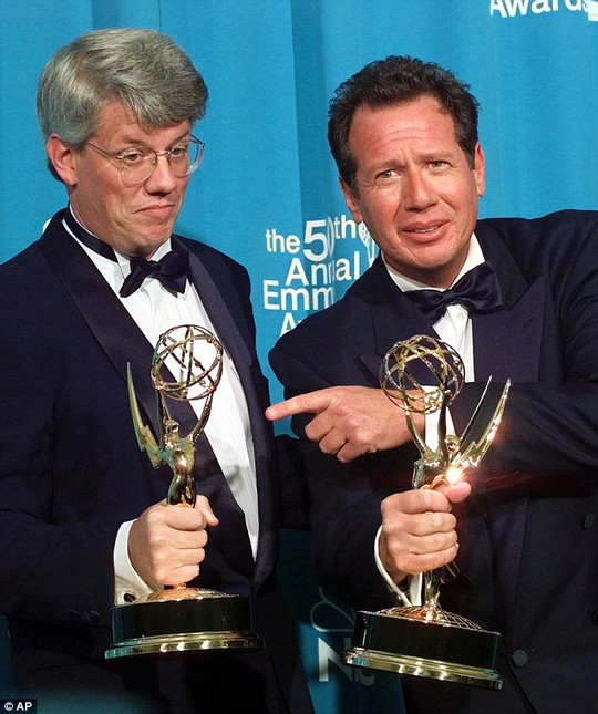Garry Shandling hạnh phúc nhận Emmy
