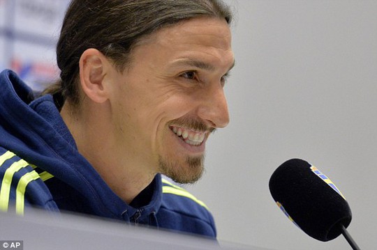 Ibrahimovic vẫn thường xuyên trò chuyện với Mourinho