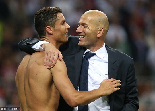 Ronaldo dành sự ngưỡng mộ cho HLV Zidane