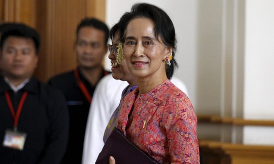 
Bà Aung San Suu Kyi vẫn giữ chức bộ trưởng Ngoại giao và bộ trưởng văn phòng tổng thống. Ảnh: Reuters
