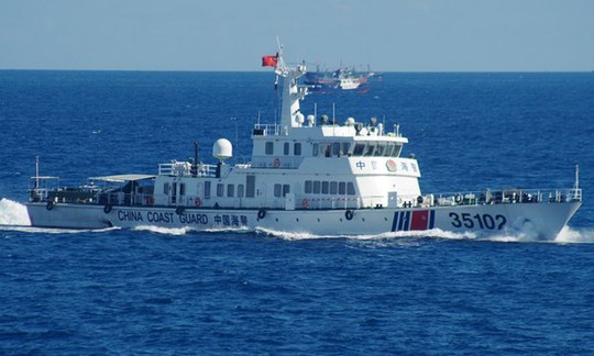 
Tàu hải cảnh Trung Quốc xuất hiện gần quần đảo Senkaku/ Điếu Ngư. Ảnh: AP
