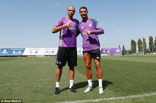 Pepe và Ronaldo hào hứng trong ngày trở lại hội quân cùng Real