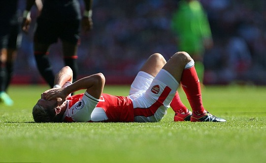 Ramsey chấn thương ngay trận mở màn mùa giải mới