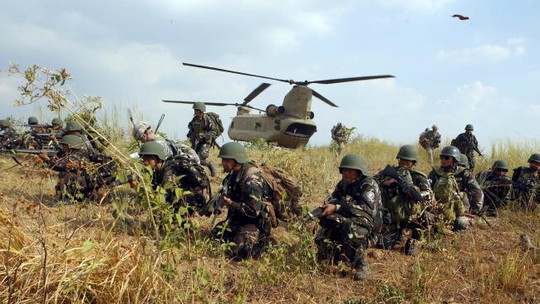 Binh lính Mỹ - Philippines trong một cuộc tập trận Ảnh: THE AUSTRALIAN