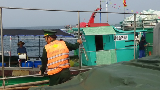 Lực lượng chức năng đã lập biên bản vi phạm và phóng thích tàu cá Trung Quốc ra khỏi hải phận Việt Nam