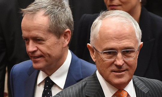 
Ông Bill Shorten (trái) và Thủ tướng Turnbull. Ảnh: AAP
