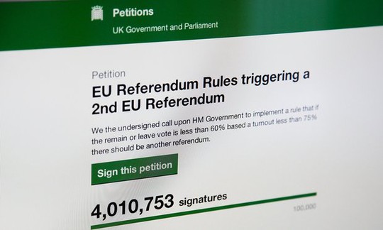 
Bản kiến nghị online kêu gọi tổ chức một cuộc trưng cầu dân ý thứ hai về Brexit. Ảnh: Rex Shutterstock
