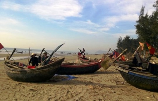 
Khu vực bến thuyền neo đậu bao đời của người dân Sầm Sơn sẽ bị giải phóng nay mai để giao cho Tập đoàn FLC
