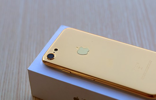 Bản mẫu iPhone 7 mạ vàng xuất hiện tại Việt Nam