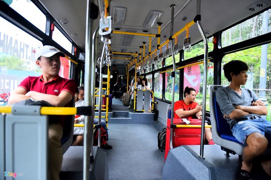 
Xe mới hoàn toàn với thiết kế hiện đại, sức chứa tối đa 70 hành khách, đạt tiêu chuẩn khí thải Euro II.
