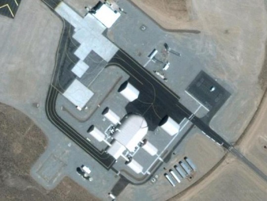 Căn cứ quân sự tối mật Vùng 6 nằm sâu trong sa mạc. Ảnh: Google Earth