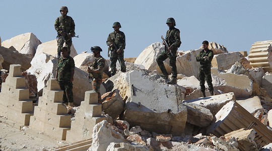 
Quân Syria tiến vào thành trì Raqqa. Ảnh: Reuters
