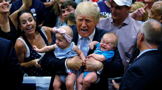 
Ông Donald Trump khẳng định mình là người yêu trẻ em. Ảnh: REUTERS
