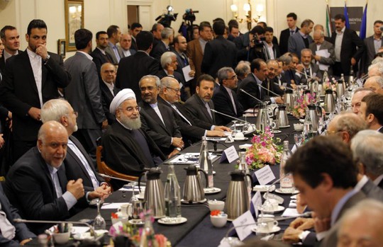 Tổng thống Hassan Rouhani tham gia cuộc họp tại Pháp. Ảnh: AP
